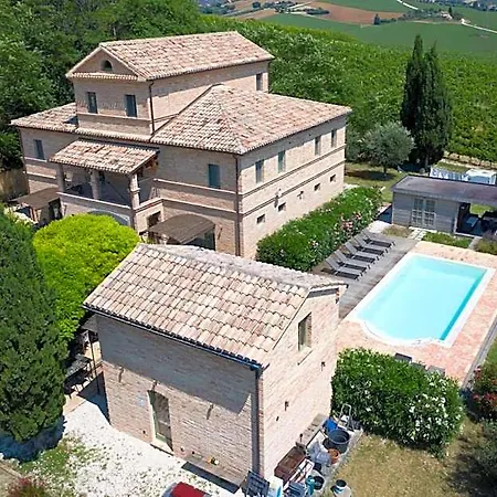 La Nuova - *